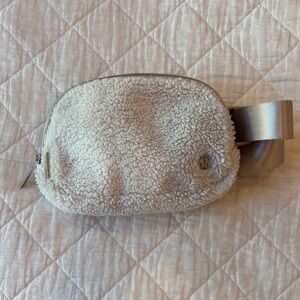Lululemon Sherpa Belt Bag